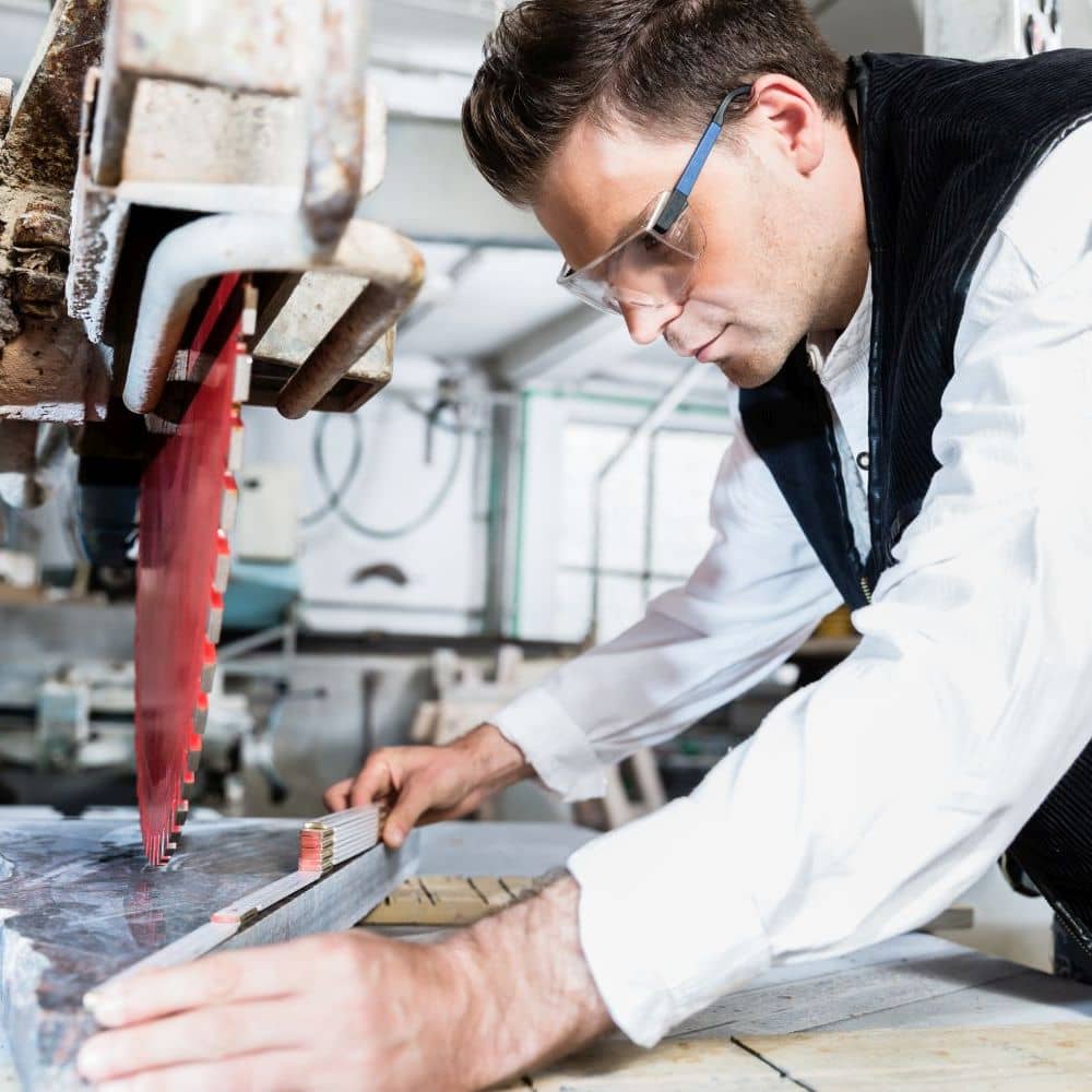 Naturwerksteinmechaniker